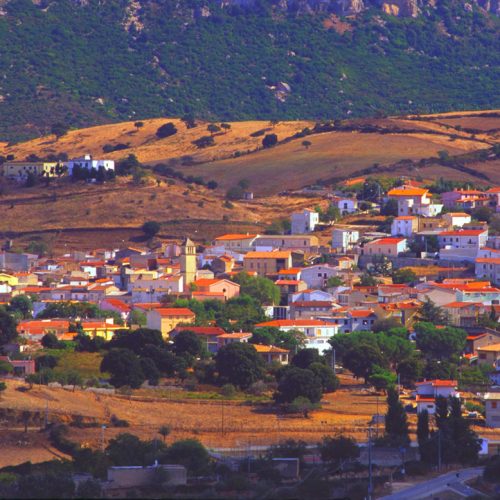 Panorama del paese di Lula (Nuoro)
Ovreview of the Lula village (Nuoro)