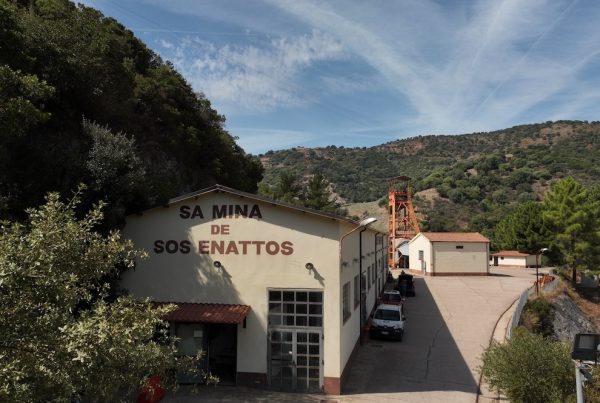 Veduta della ex miniera di Sos Enattos, nella cui area è ospitato il laboratorio SAR-GRAV